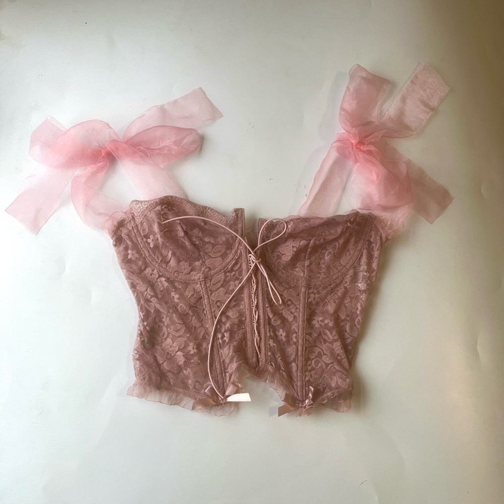 FEMININE MARIE ANTOINETTE BUSTIER CORSET - Picture 6 of 6